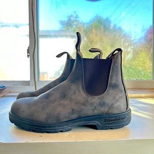 Blundstone 550 rustic brown, women’s sz 10